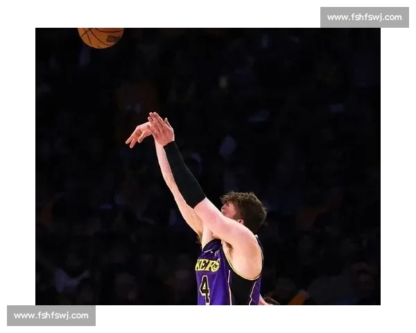 第四节风云突变湖人鏖战森林狼关键时刻胜负悬念拉满全场沸腾瞬间